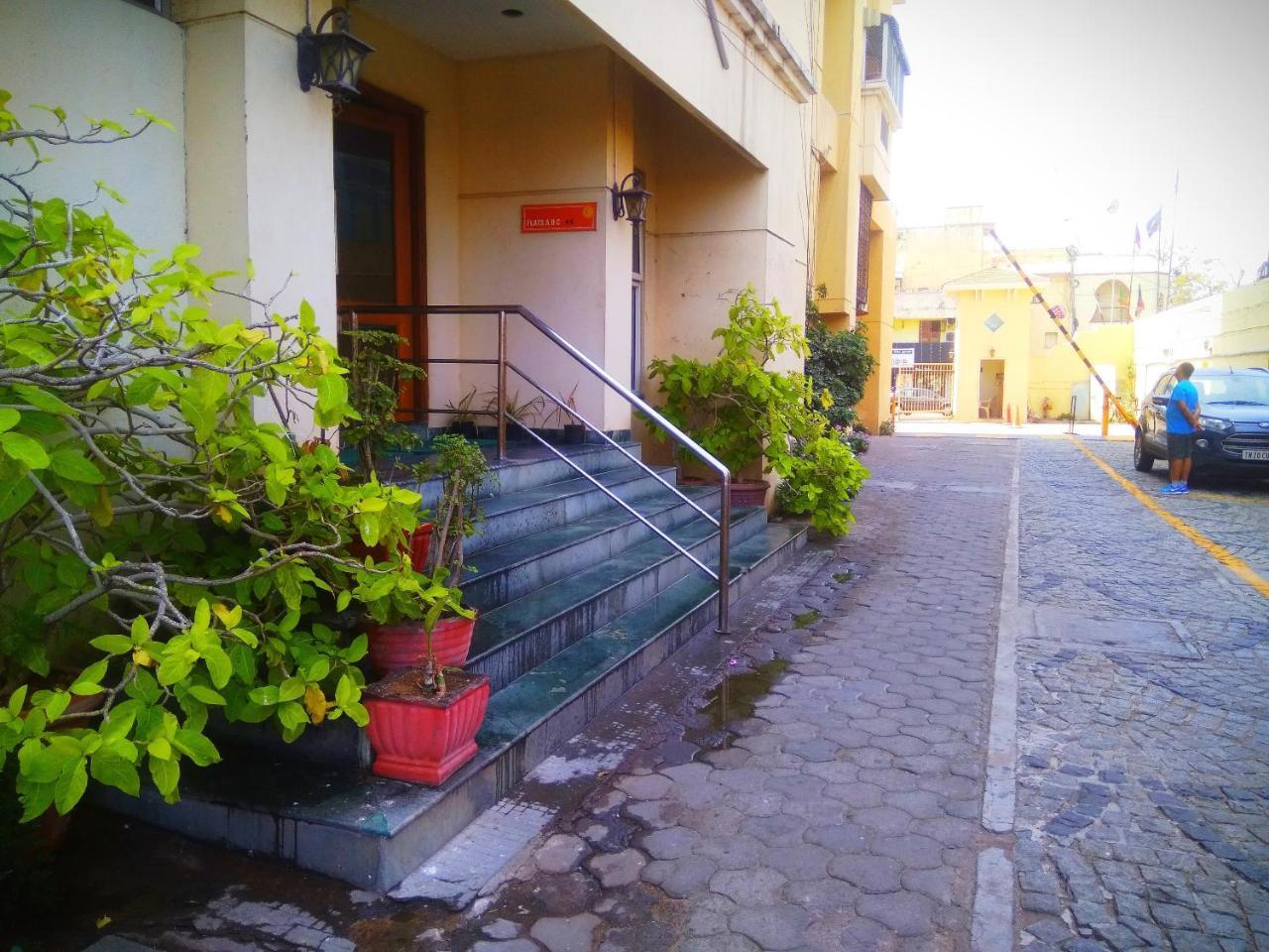 Bed and Breakfast Beach Penthouse, Chennai Exterior foto
